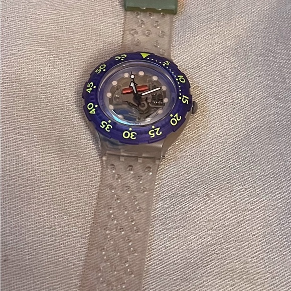 REDUCED to $65.
8 NWT SWATCH SCUBA WATCHES $65. EACH in ORIGINAL CASES - Picture 6 of 6